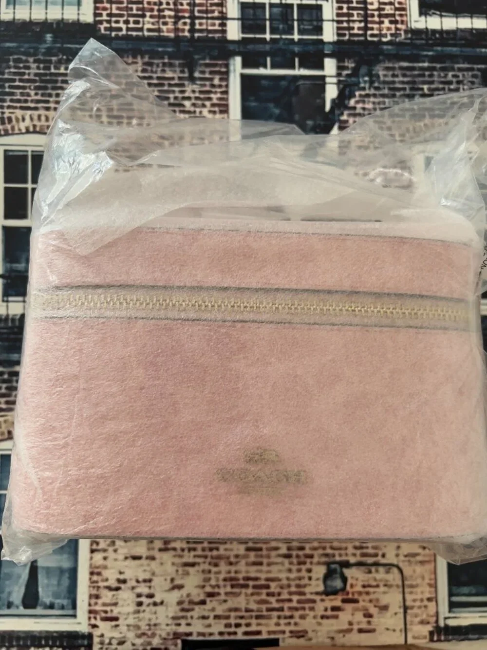 AUTHENTIC New Coach Cosmetic Case Signature Powder Pink CEA56